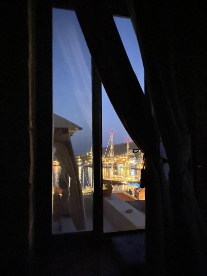 Marina Castellana Studios Chalki Town المظهر الخارجي الصورة
