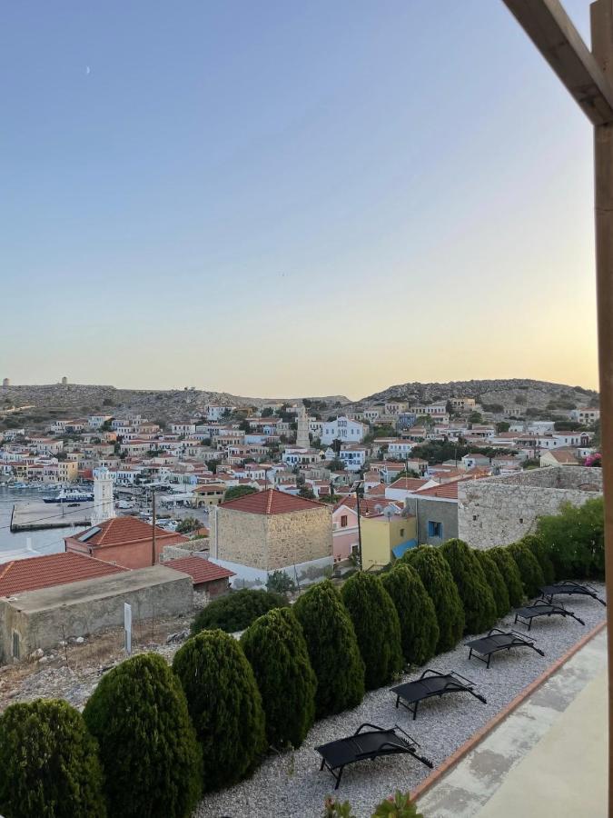 Marina Castellana Studios Chalki Town المظهر الخارجي الصورة