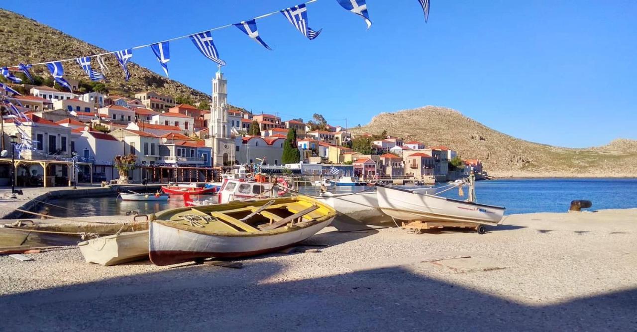 Marina Castellana Studios Chalki Town المظهر الخارجي الصورة